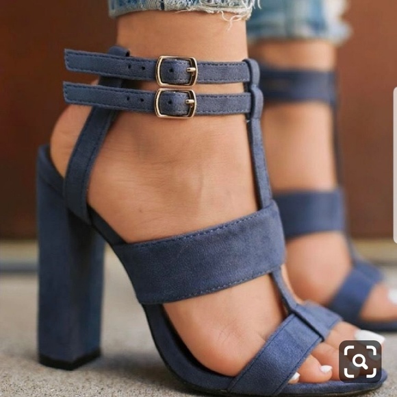 Stacked heal sandals - Picture 2 of 2